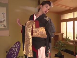 Inang kaakit-akit tumatagal pababa kanya kimono para a malaki titi: Libre hd pagtatalik film 9f